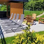 With Hot Tub In 55027 펜션 *